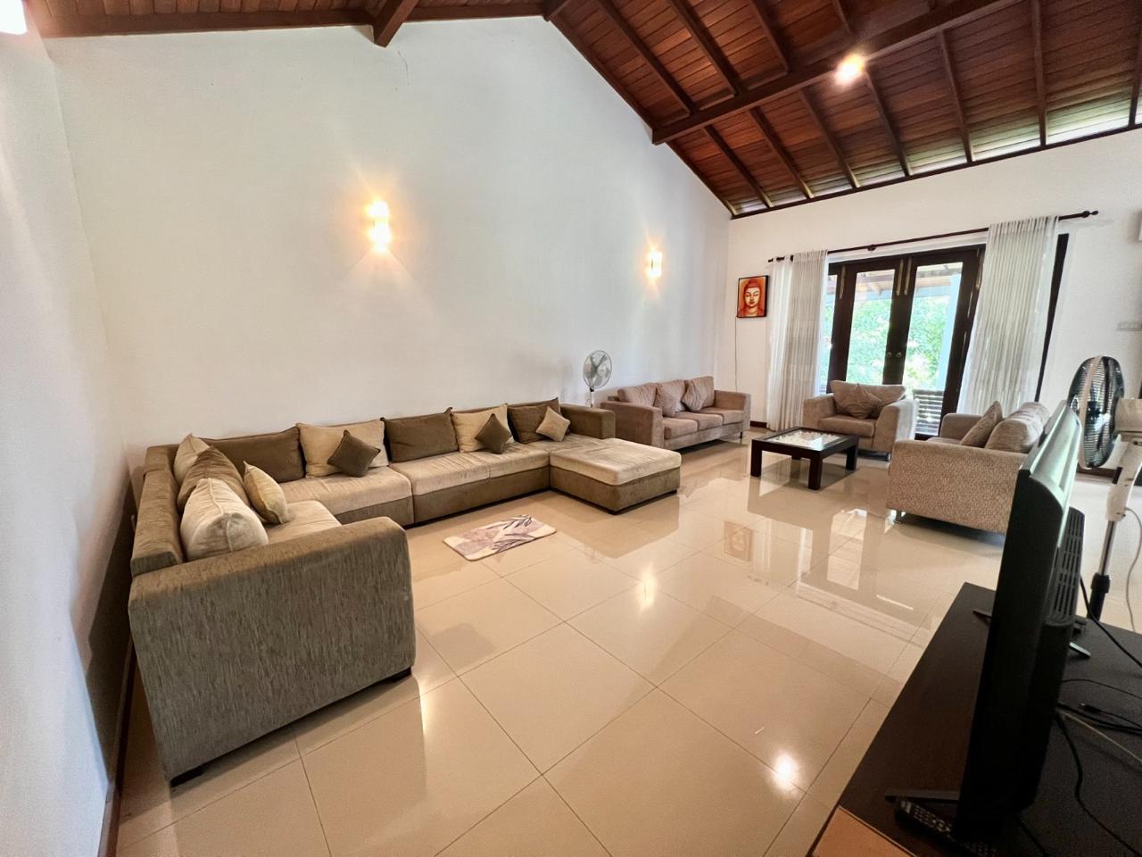 WhatsApp Image 2025-11-13 at 09.04.10_a234571b